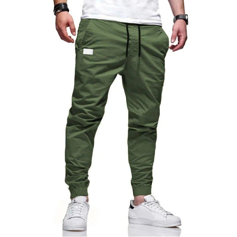 Pantalon cargo de jogging à la coupe sportive, idéal pour les loisirs et le quotidien.