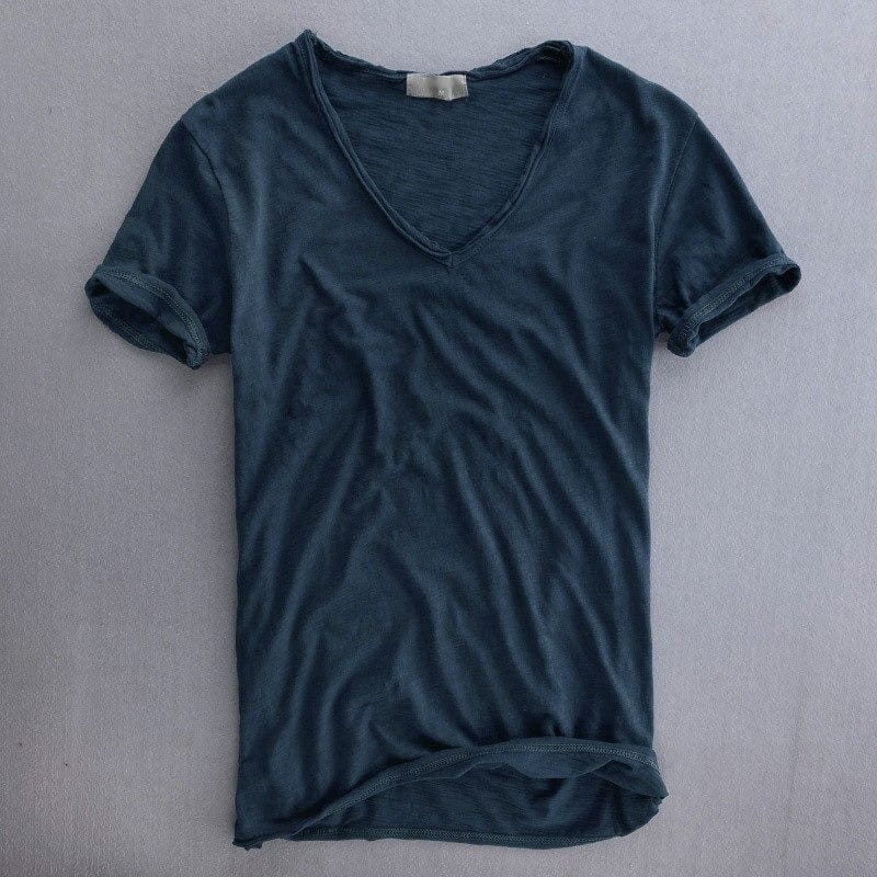 Guillermo | Camiseta de hombre slim fit con cuello de pico - Azul marino