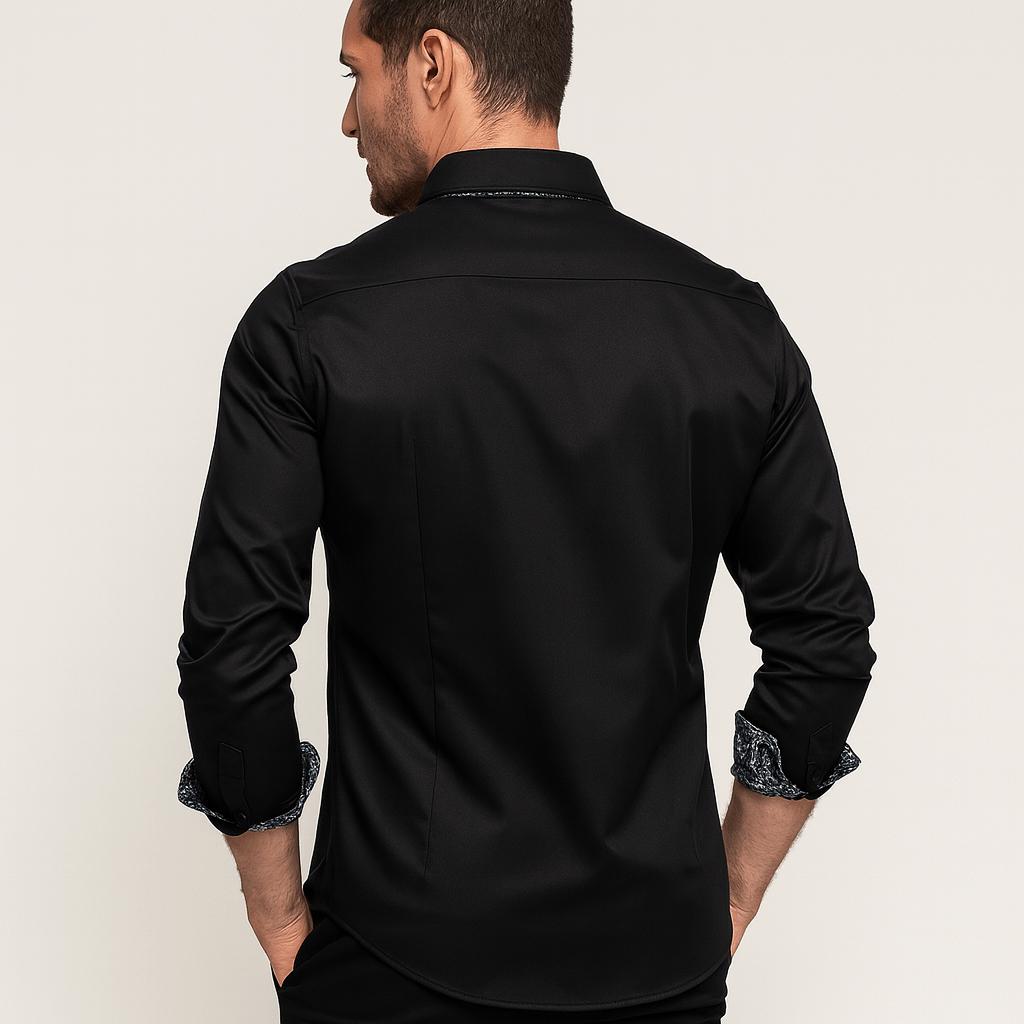 Chemise à manches longues pour homme à motif cachemire, confectionnée dans un matériau de haute qualité.
