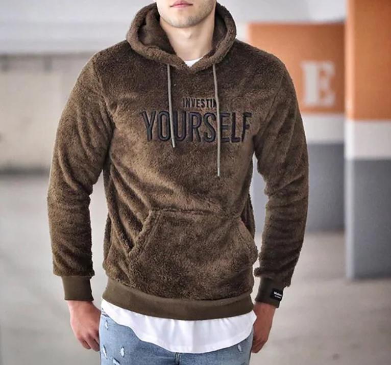 Sweat à capuche ultra doux orné du motif « Investissez en vous-même » pour un look décontracté et stylé.