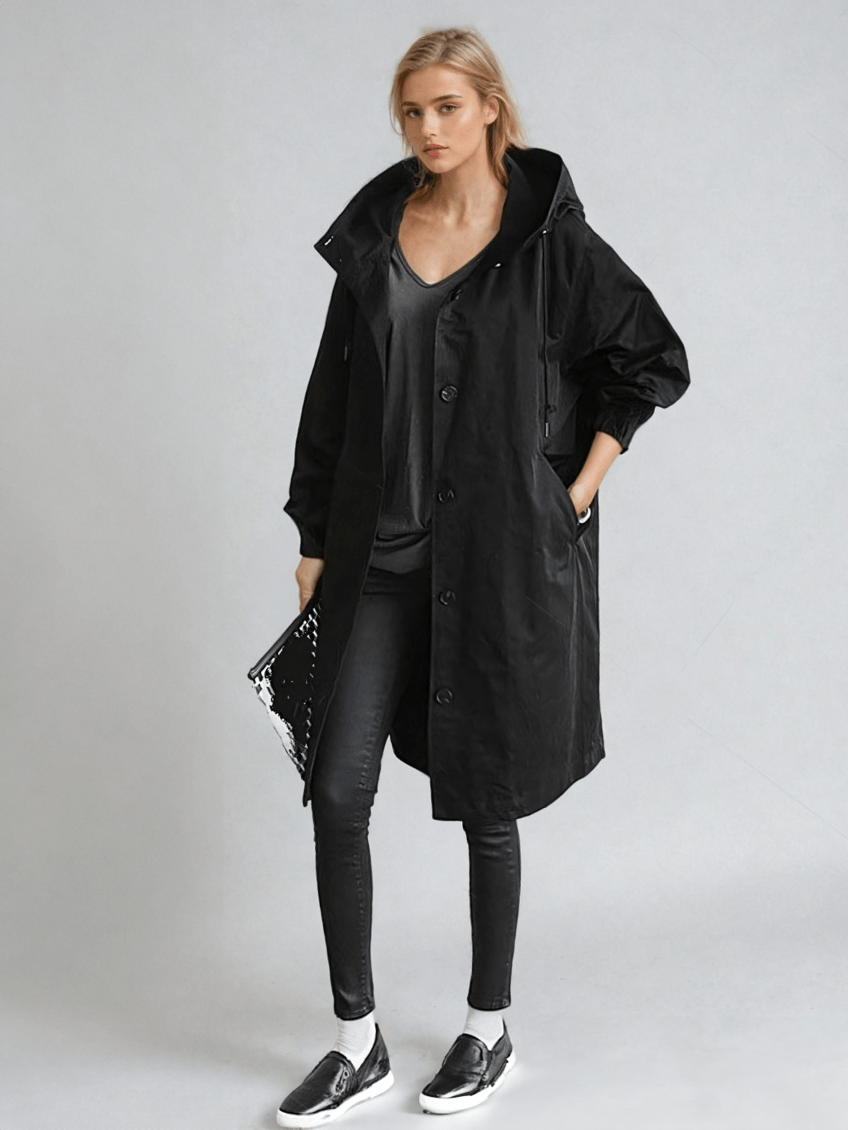 Dolores | Gabardina de mujer con capucha, oversize - Negro
