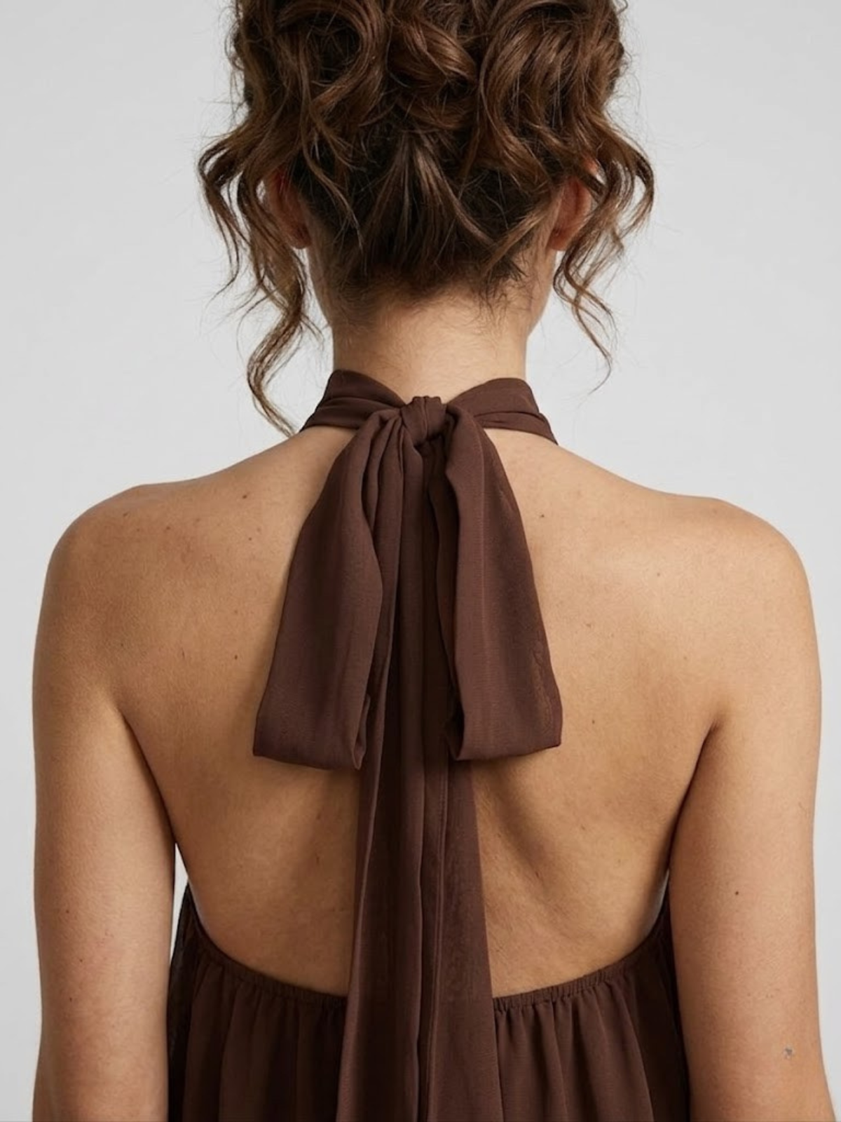 Lucía | Vestido corto de mujer con cuello halter y volantes - view 17